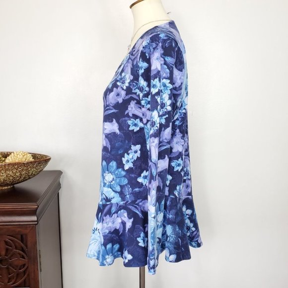 Isaac Mizrahi Blue Purple Floral Top Asymmetrical Hem  NWOT Size S - Picture 4 of 8